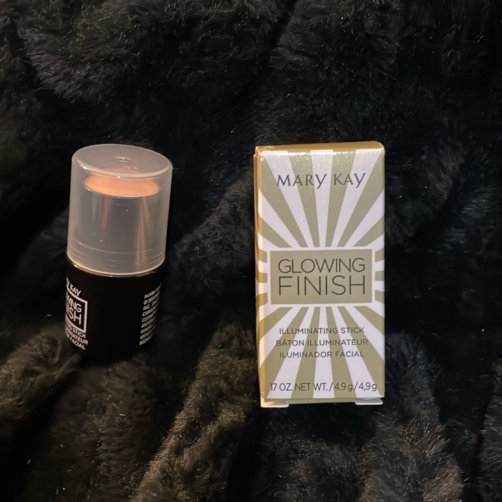 Mary Kay Glowing Finish Illuminating Stick | Gold | Discontinued